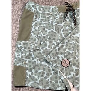 Roark Revival Company Mens Board Shorts Leopard Print Olive‎ Green Size Large